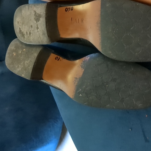 Shoes - Picture 3 of 6